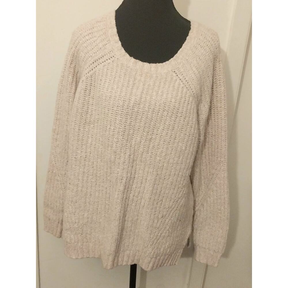 American Eagle “Amazingly Soft” Sweater Women’s L Beige Cream Cozy Knit Pullover